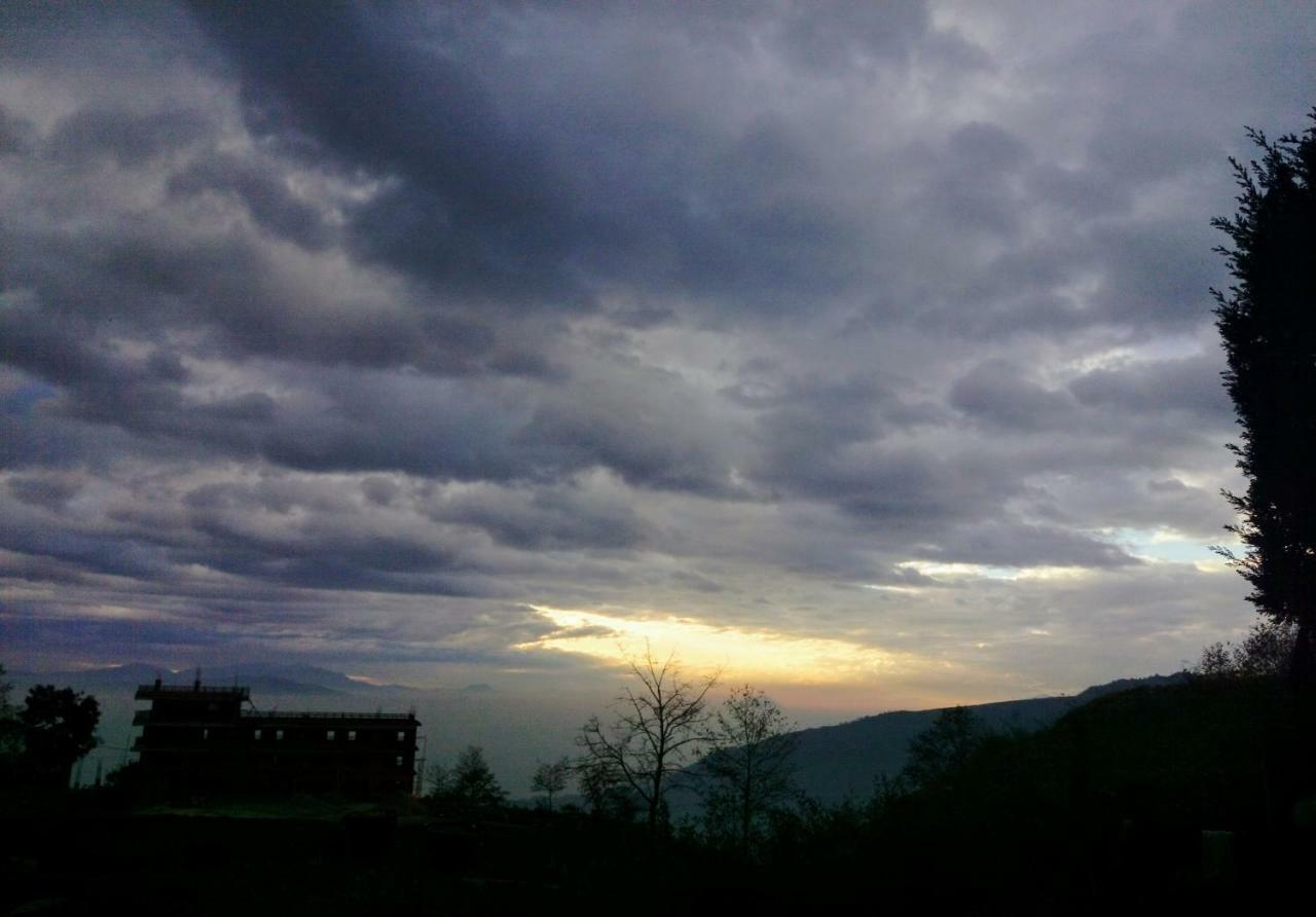 Nagarkot Sunshine Hotel Baluwapati Deupur Dış mekan fotoğraf